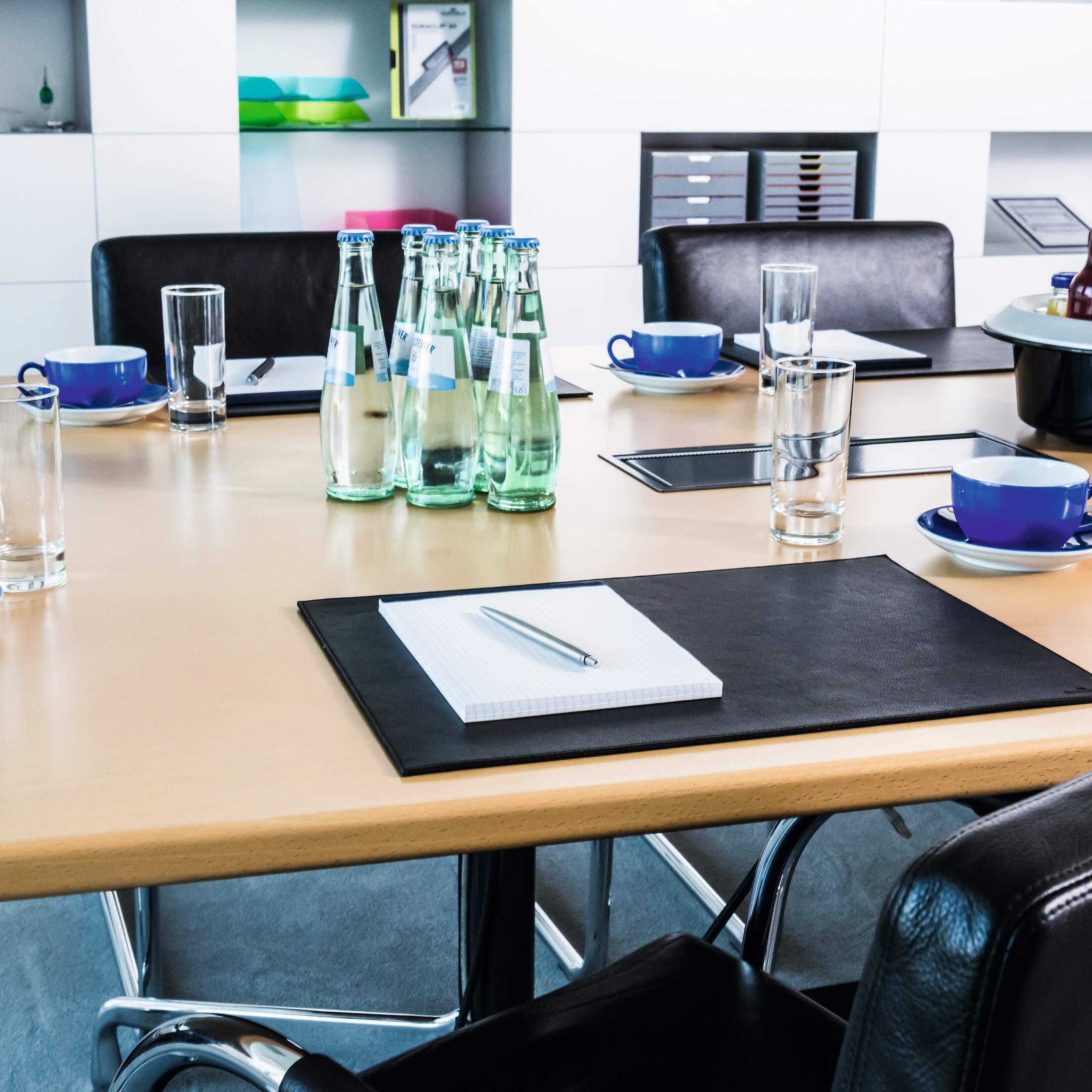 Konferensunderlägg 420x300 mm läder, svart - Bild 5